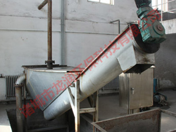 用于贺兰污水厂的砂水分离器.jpg
